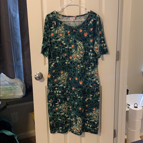 LuLaRoe Julia - Picture 3 of 3